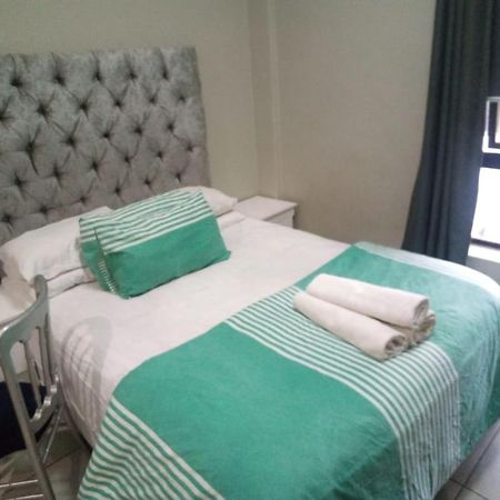 One Rosebank Stay Johannesburg Esterno foto