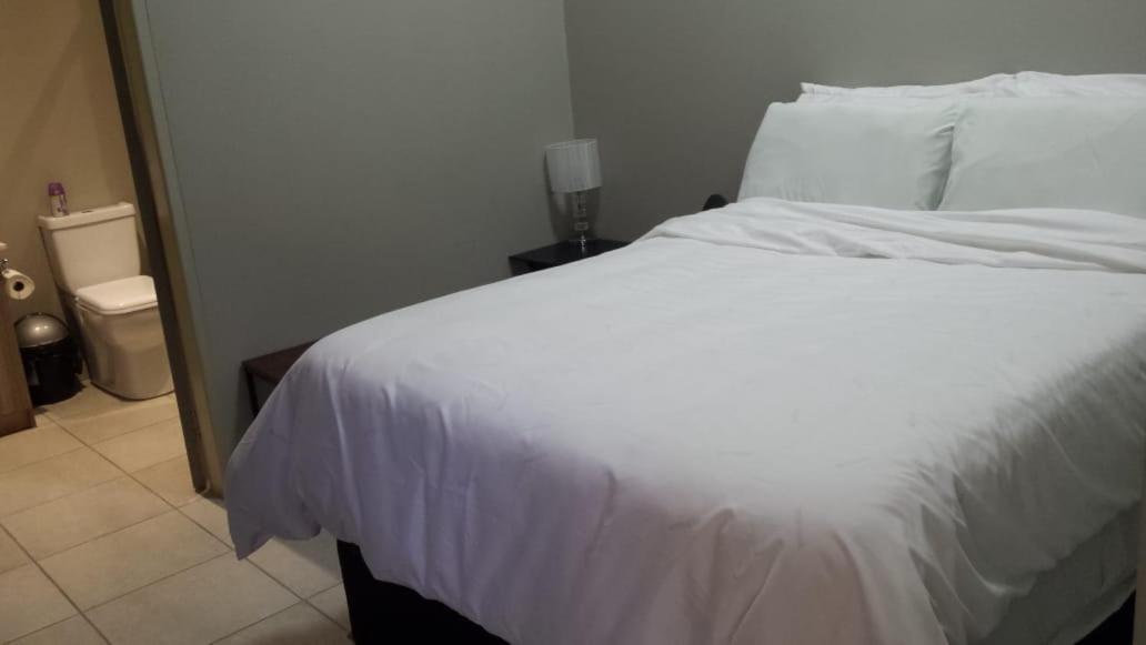 One Rosebank Stay Johannesburg Esterno foto