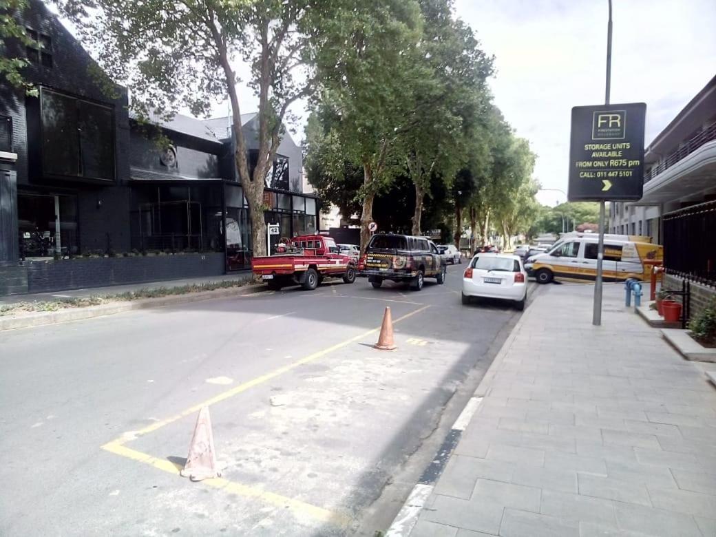 One Rosebank Stay Johannesburg Esterno foto